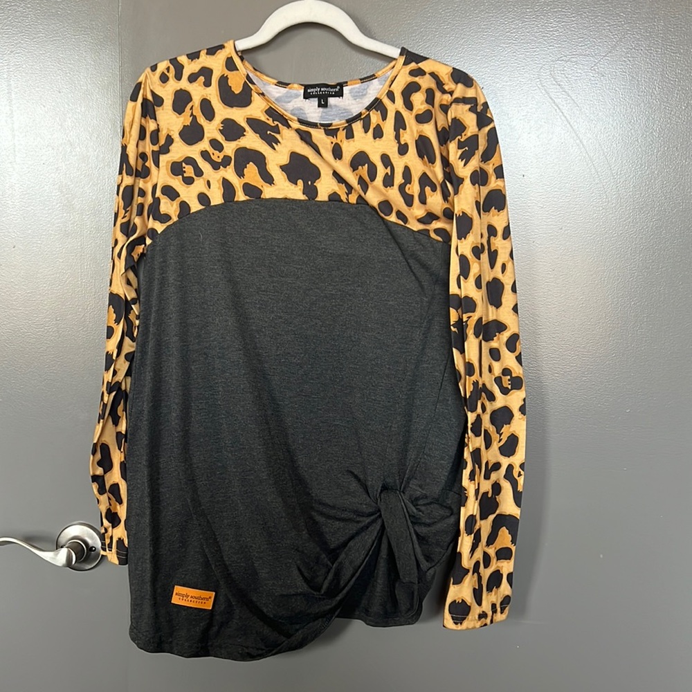 Women’s Large Simply Southern top